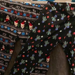 2 pairs of Christmas leggings